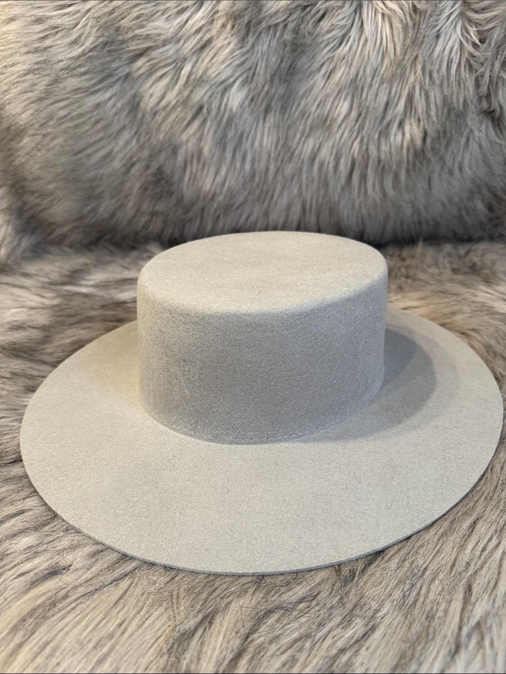 GIGI PIP Dahlia Boater Wide-Brim Wool Felt Hat in Light Gray Size Youth M/L